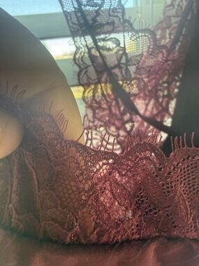 Lace-Trim Tank Top in Deep Wine